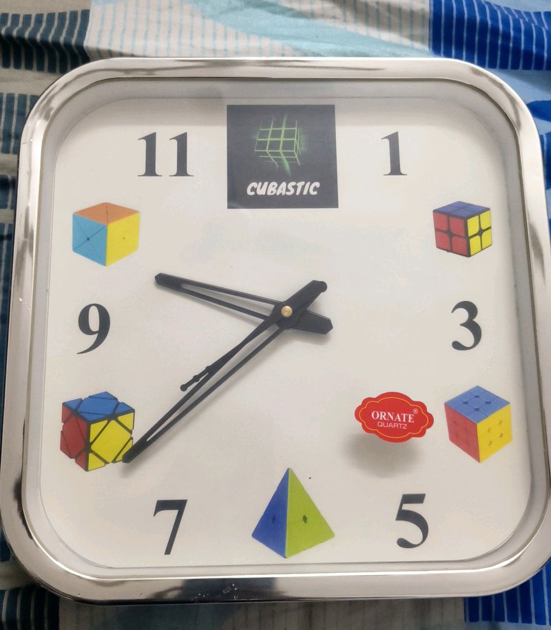 Rubik's Cube Clock (New Condition)