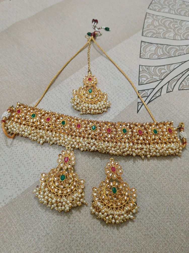 Choker, Earing And Maangtika Set