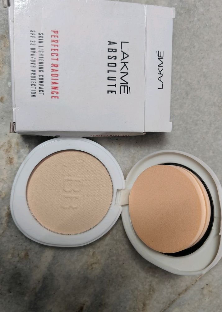 Lakme Absolute Perfect Radiance Compact