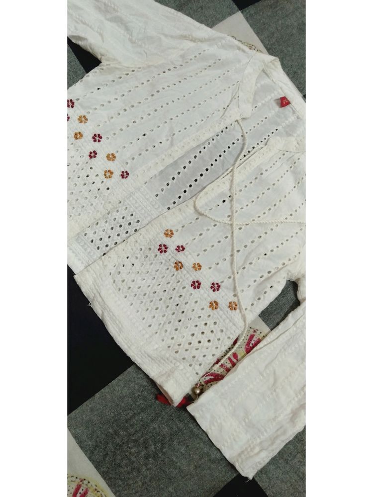 SALE 💓 Chikankari Shrug