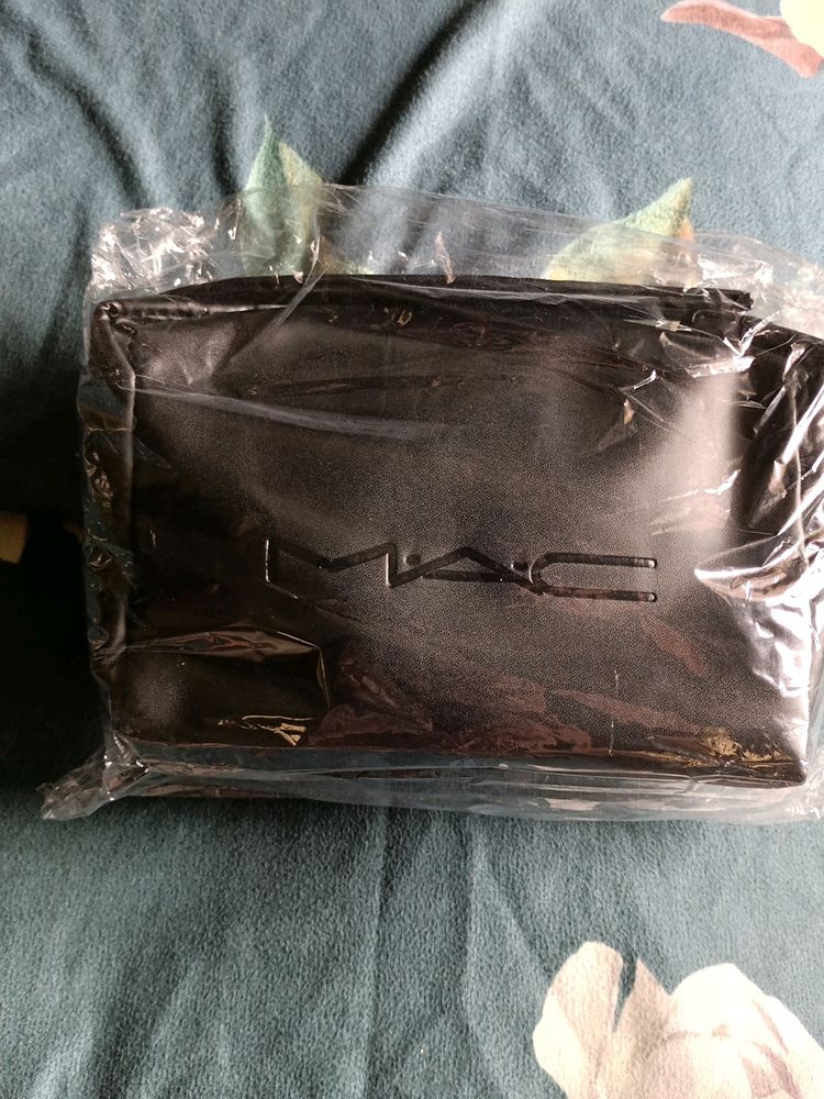 Mac Black Travel Pouch