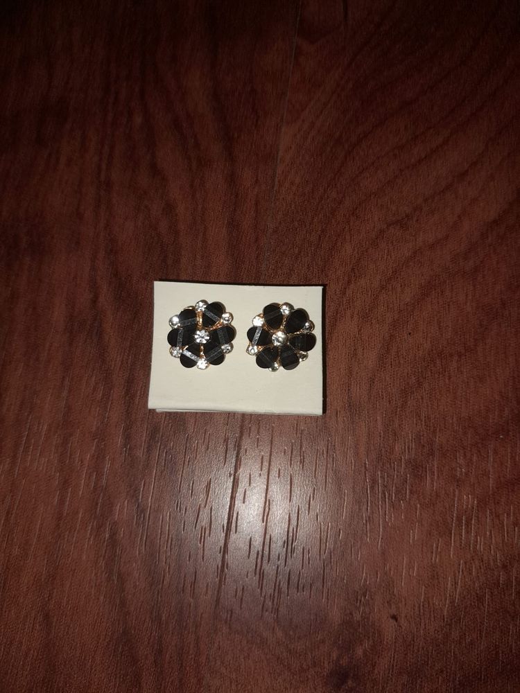 Classic Black Petal Stone Studs