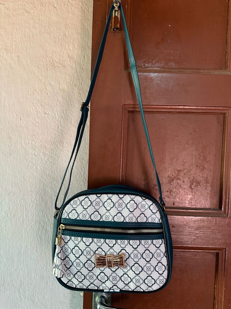 LADIES SLING BAG