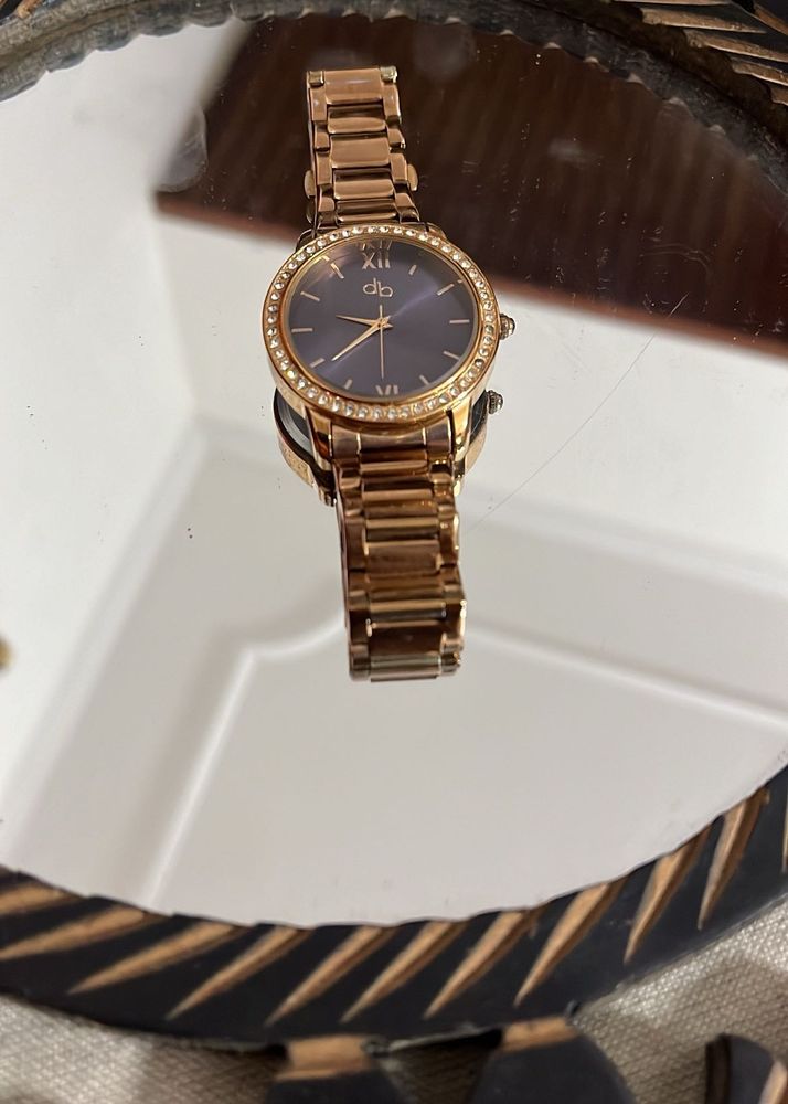 Dressberry Gold Watch