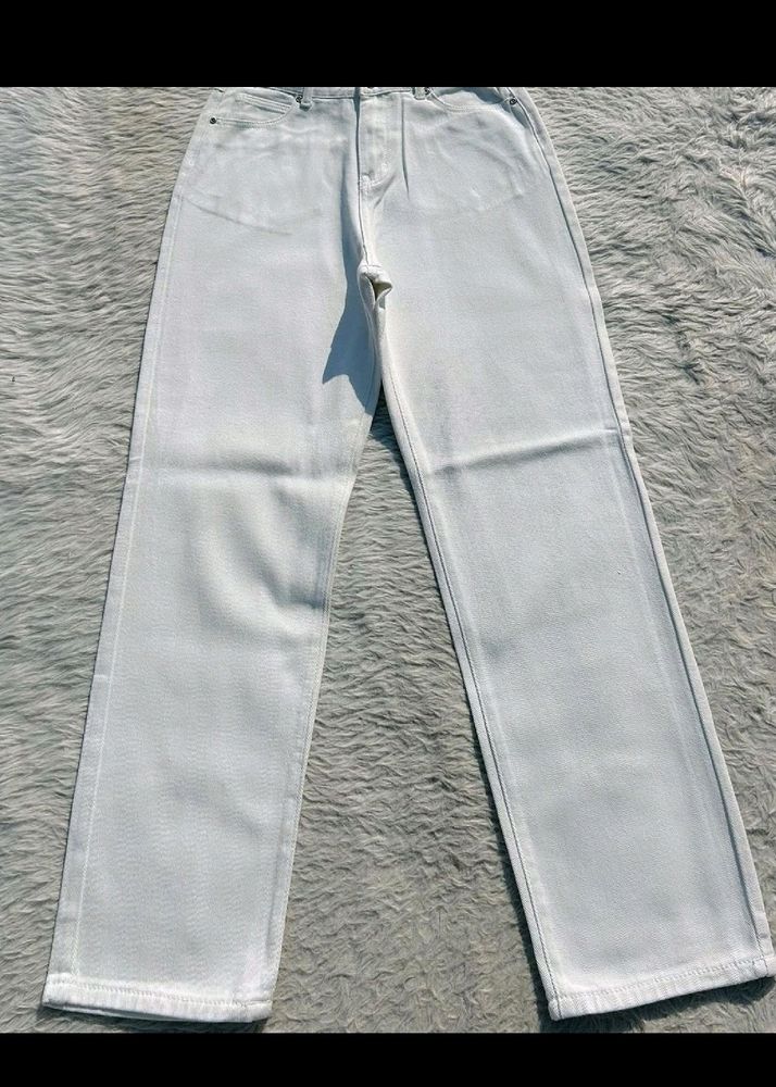 Take This Beautiful White Jeans In Just 699/-