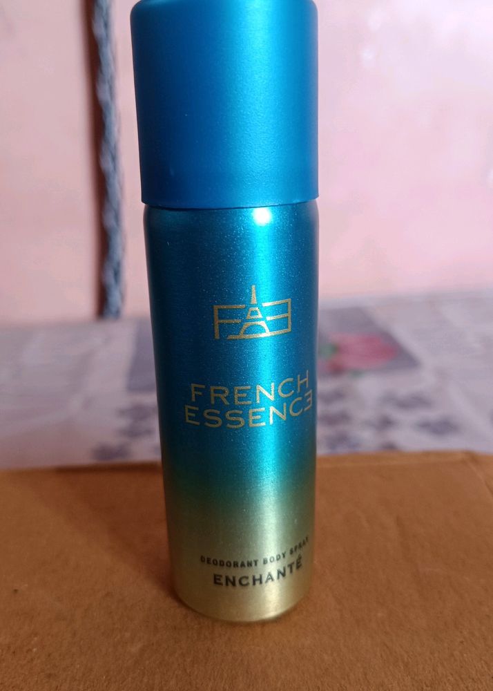 French Essence Enchante Spray