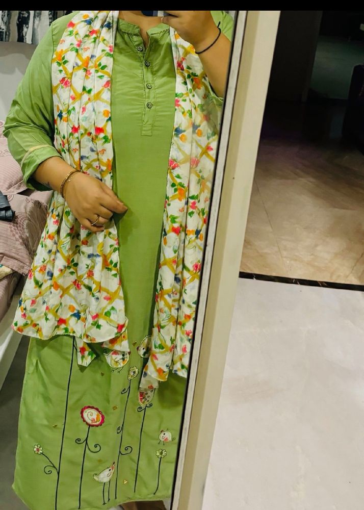 Kurta With Printed Stole