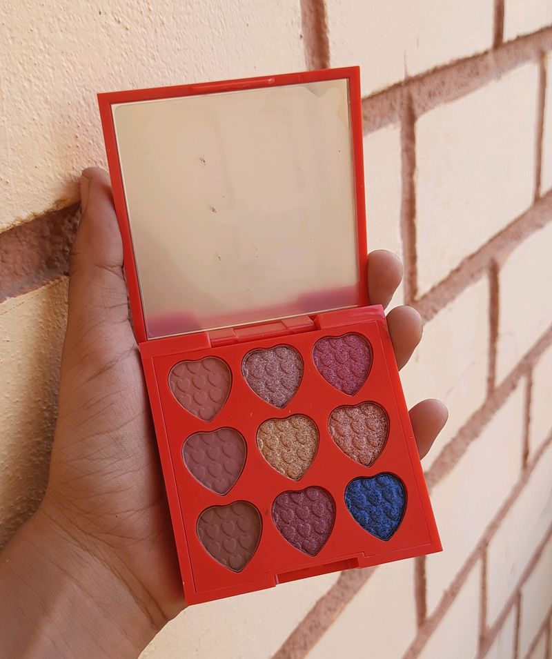 Myglamm XOXO Eyeshadow Palette