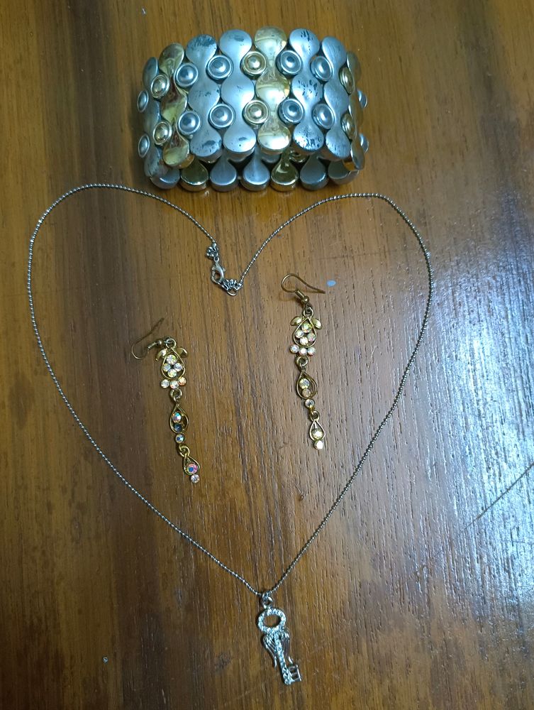 Combo Of Chain And Earrings