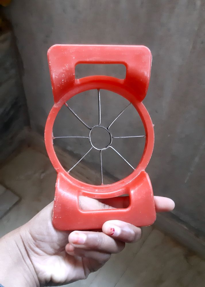 Apple cutter