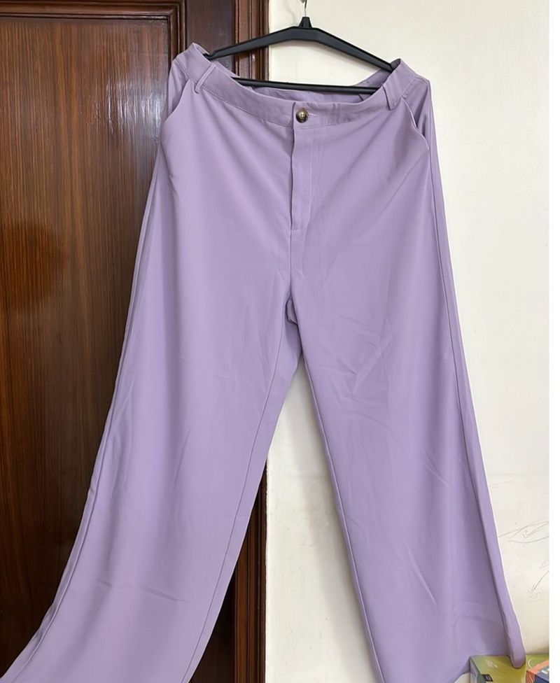 WIDE FLOWY MATERIAL PANTS