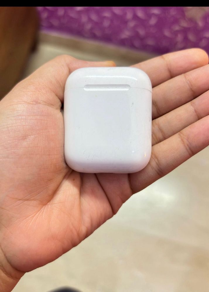 Original Airpods (1st gen)