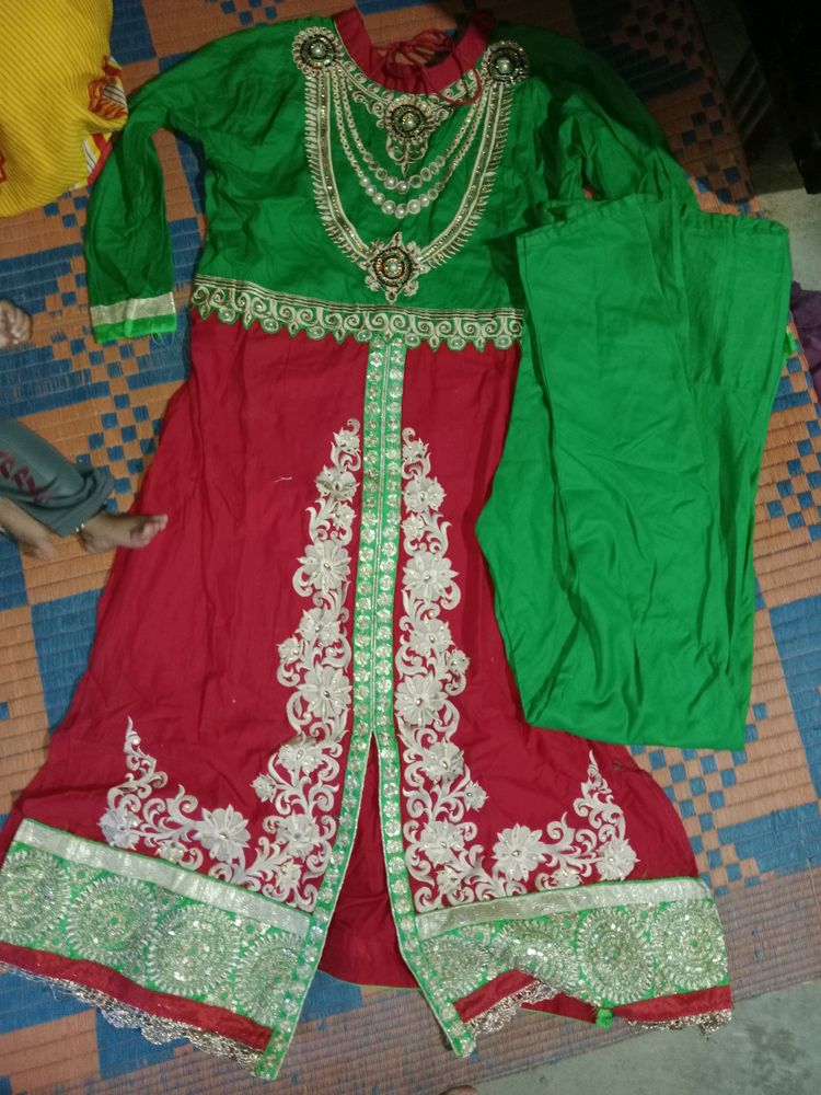 Beautiful Kurti And Pant Set