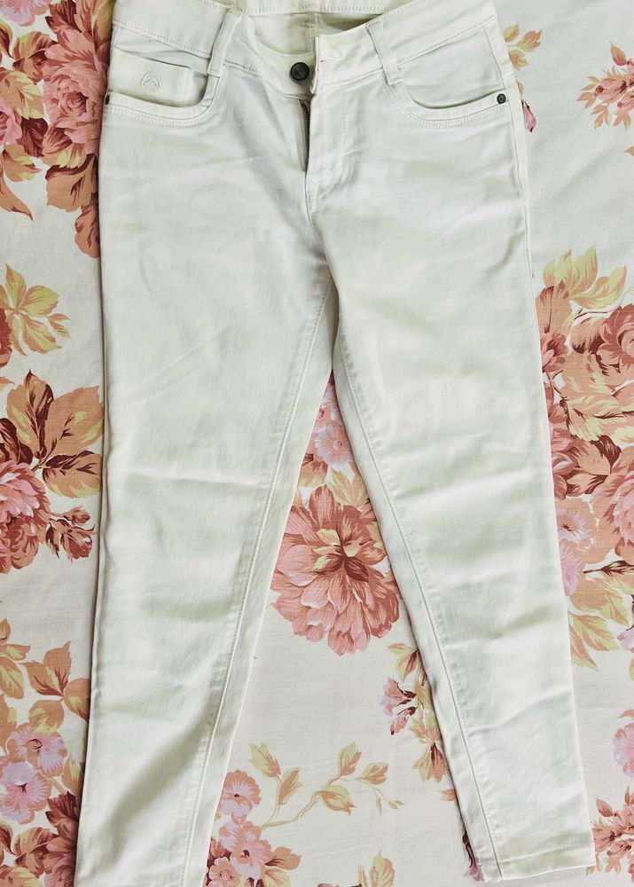 Women’s Straight Cropped White jeans