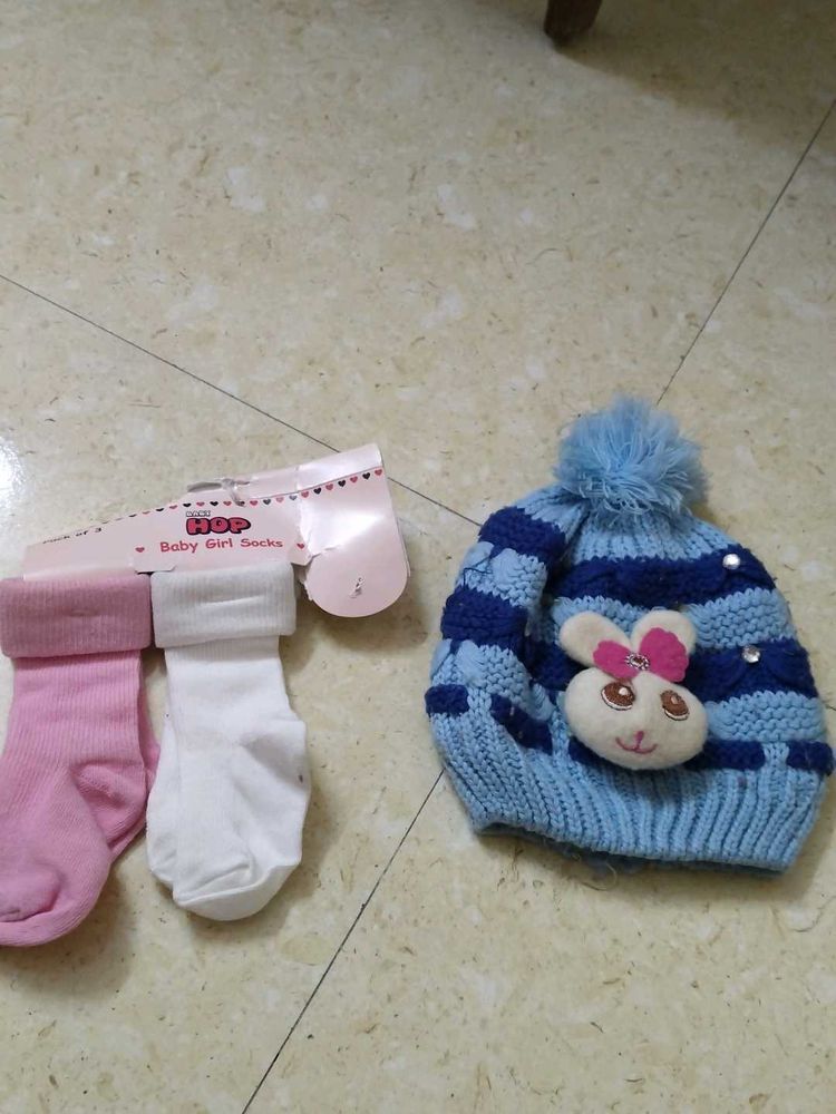 Kids Woolen Topi And Socks