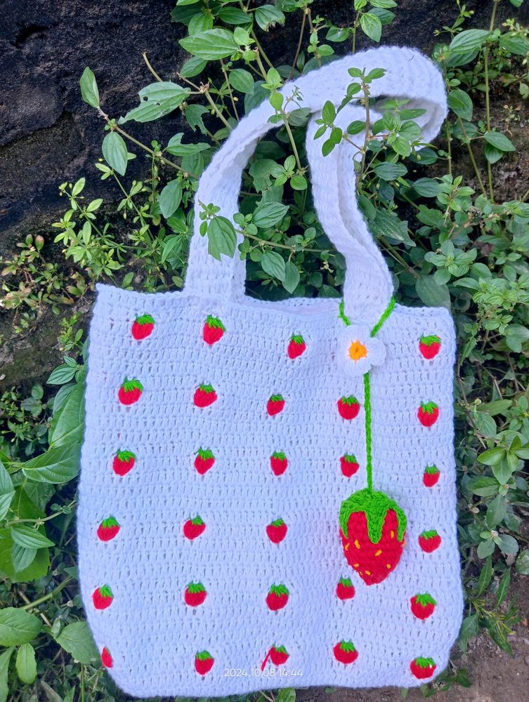 Strawberry 🍓🍓 Tote Bag 🦋