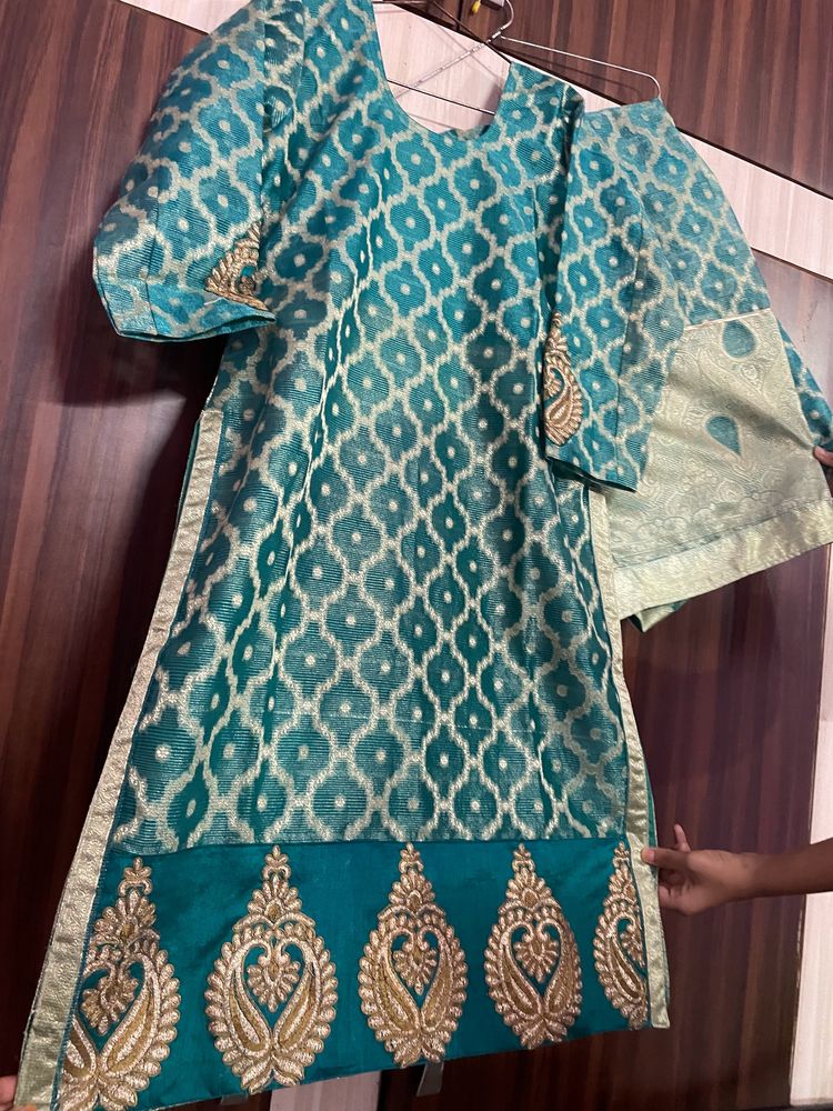 Boutique 3 Peice Kashmiri Suit