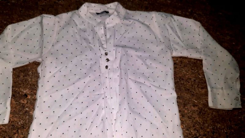 Zara New TOP/SHIRT For Regular Use M size