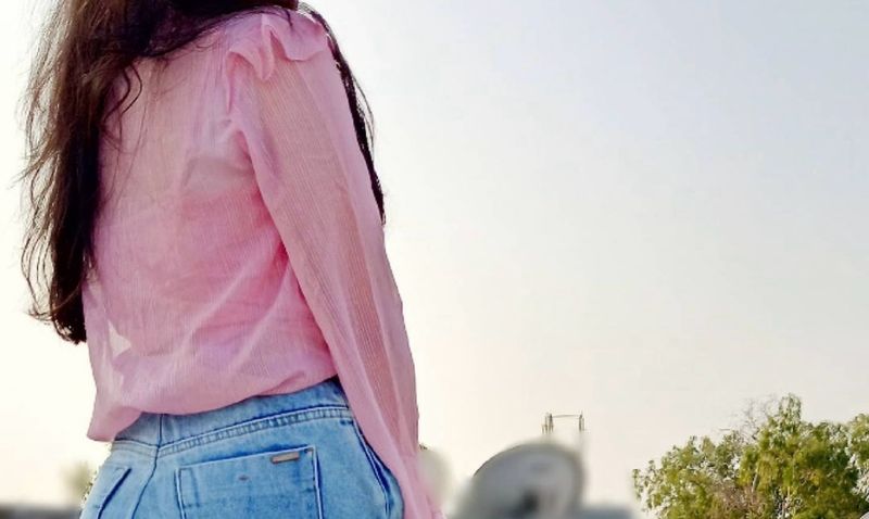 Light Pink Top With Glittery Wire Shaped Lines