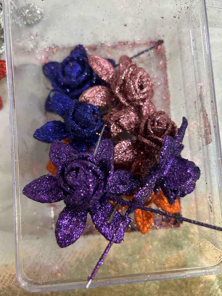 Rose Glitter Juda Pins