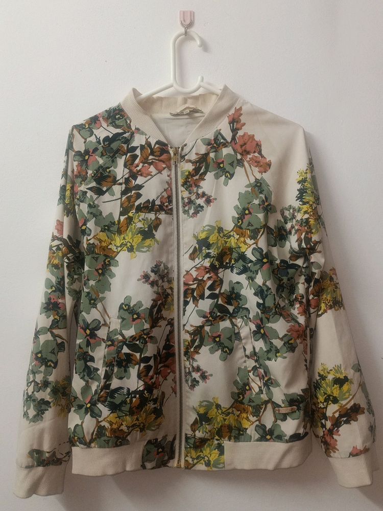 Casual Jacket In Good Condition From Loom Tree Br