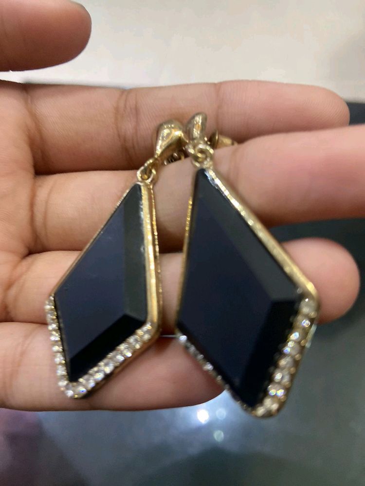 Party Earrings In Black