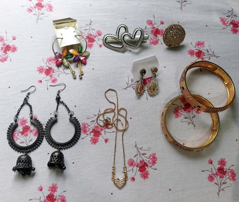 9 Items Combo Jewellery And Hair Clip