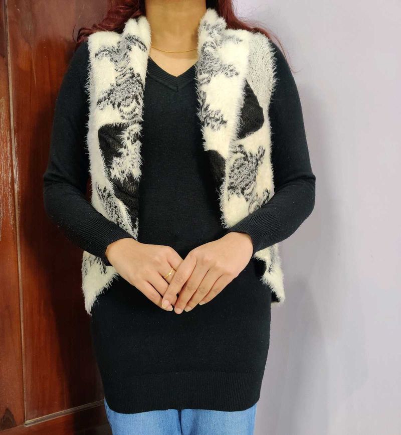 Woolen Mini Dress/Top with Fur Shrug