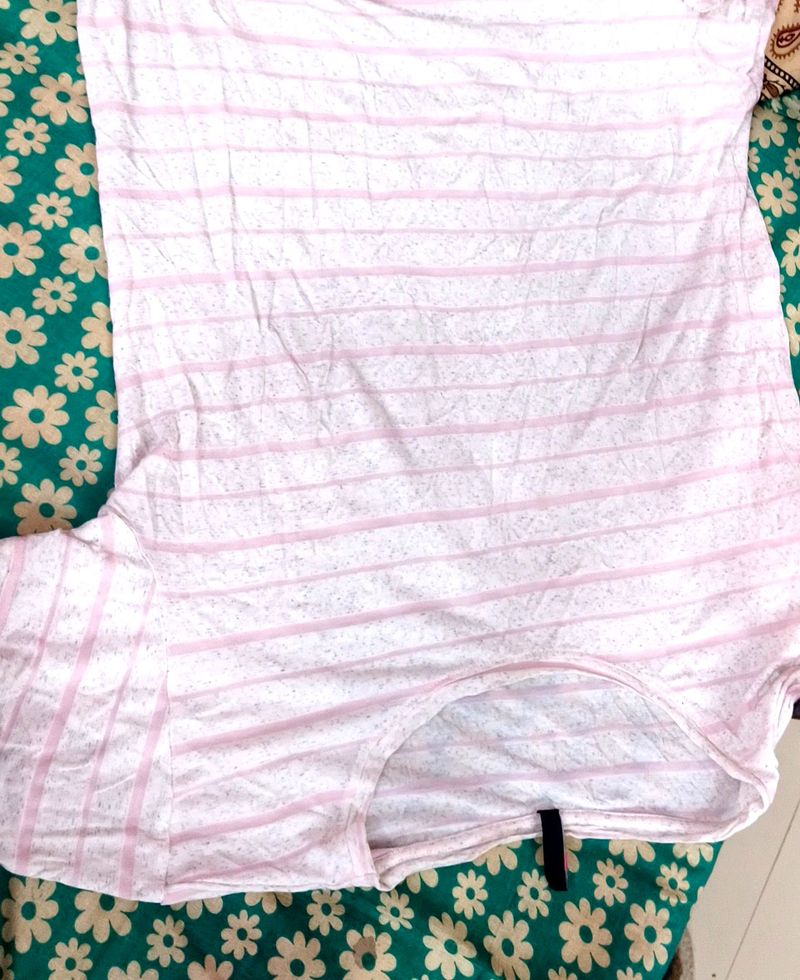 Cute Comfortable White And Pink Tshirt