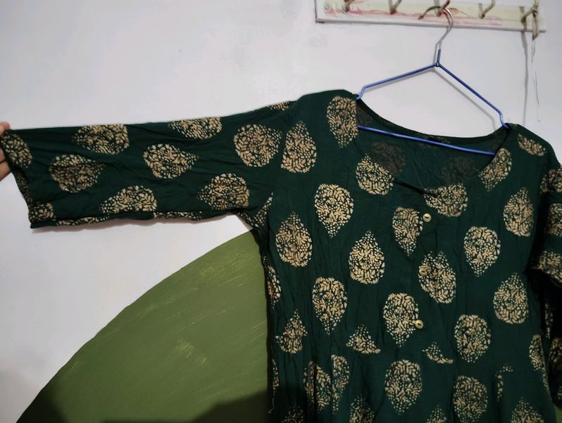 Green Golden Printed Kurtha