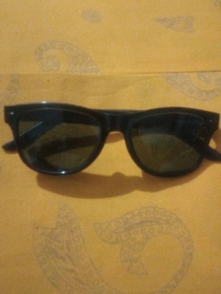 Boys/Girls Sunglasses 1+1 Free