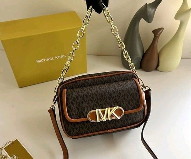 🆕️🔥Michael Kors Sling Bag