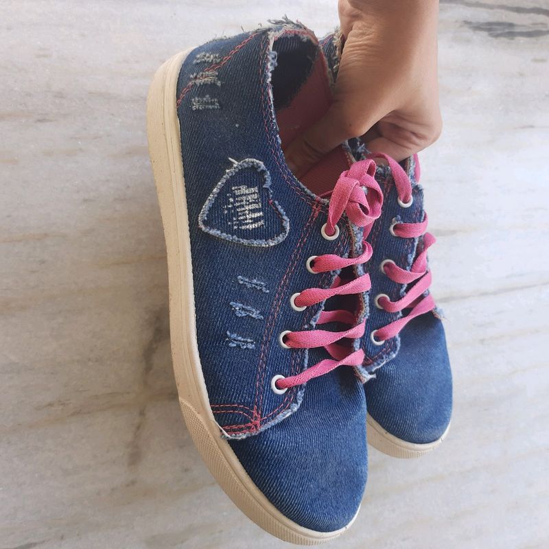 Trendy Denim Canvas