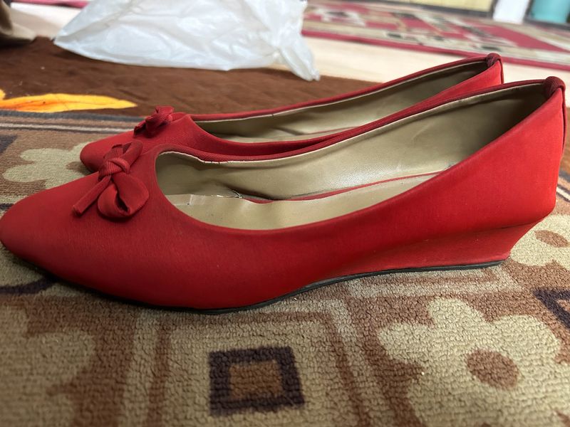 Red Color Low Wedges