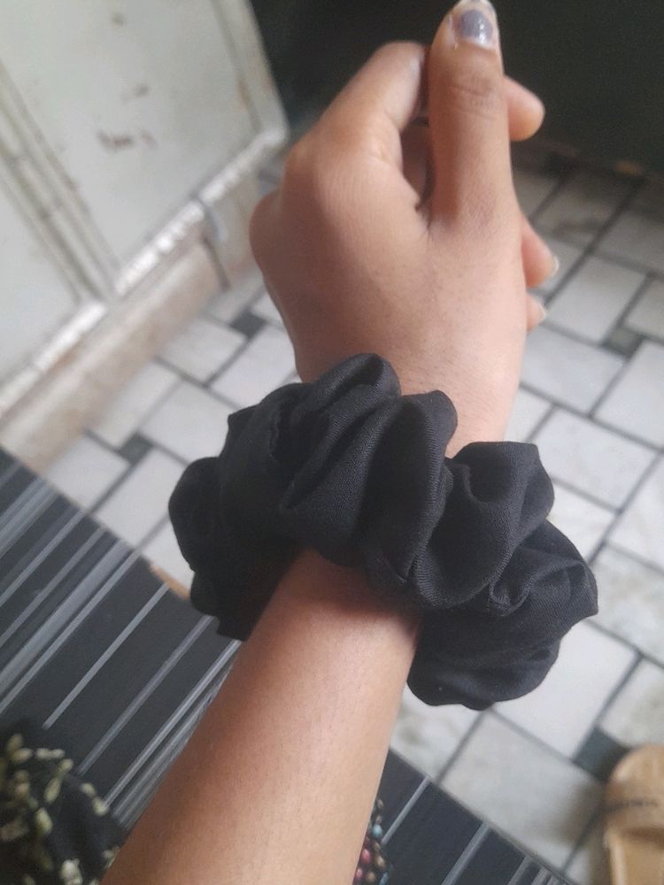 Set Of 2 Hair Black Scrunchies.