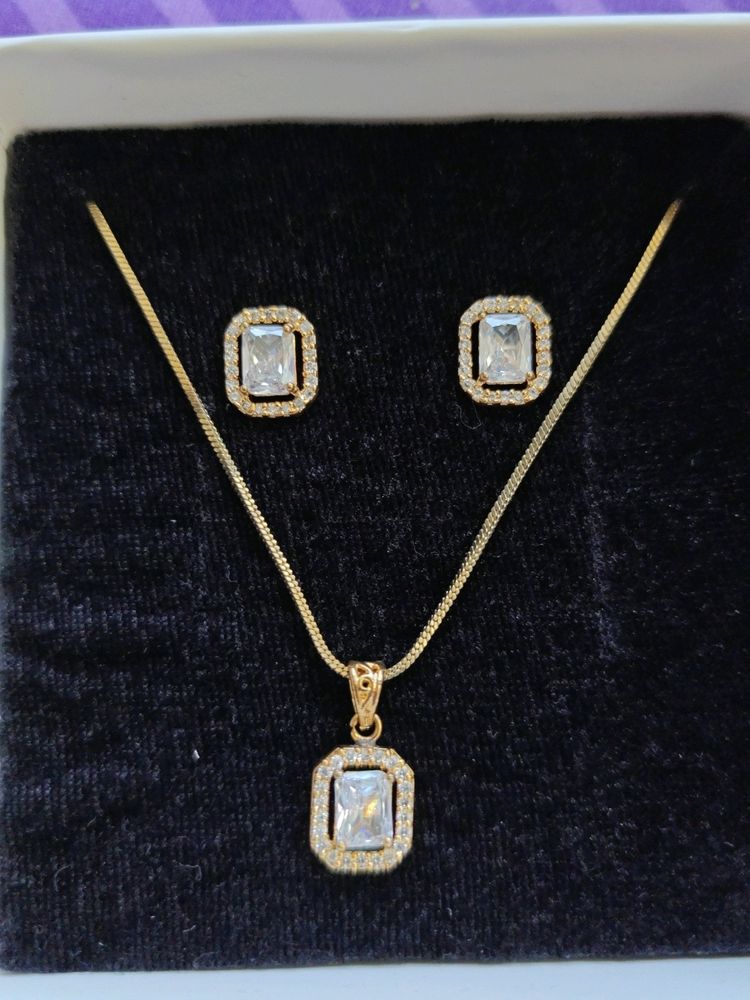 Pendant Set With Earrings