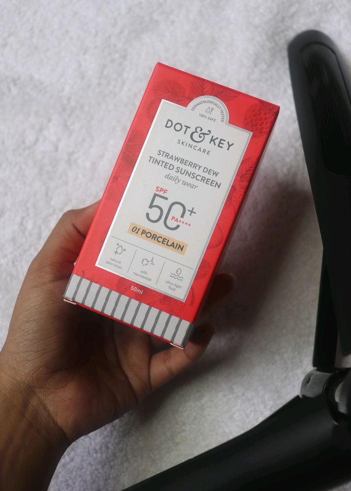 D&K Tinted Dewy Sunscreen ( Porcelain)