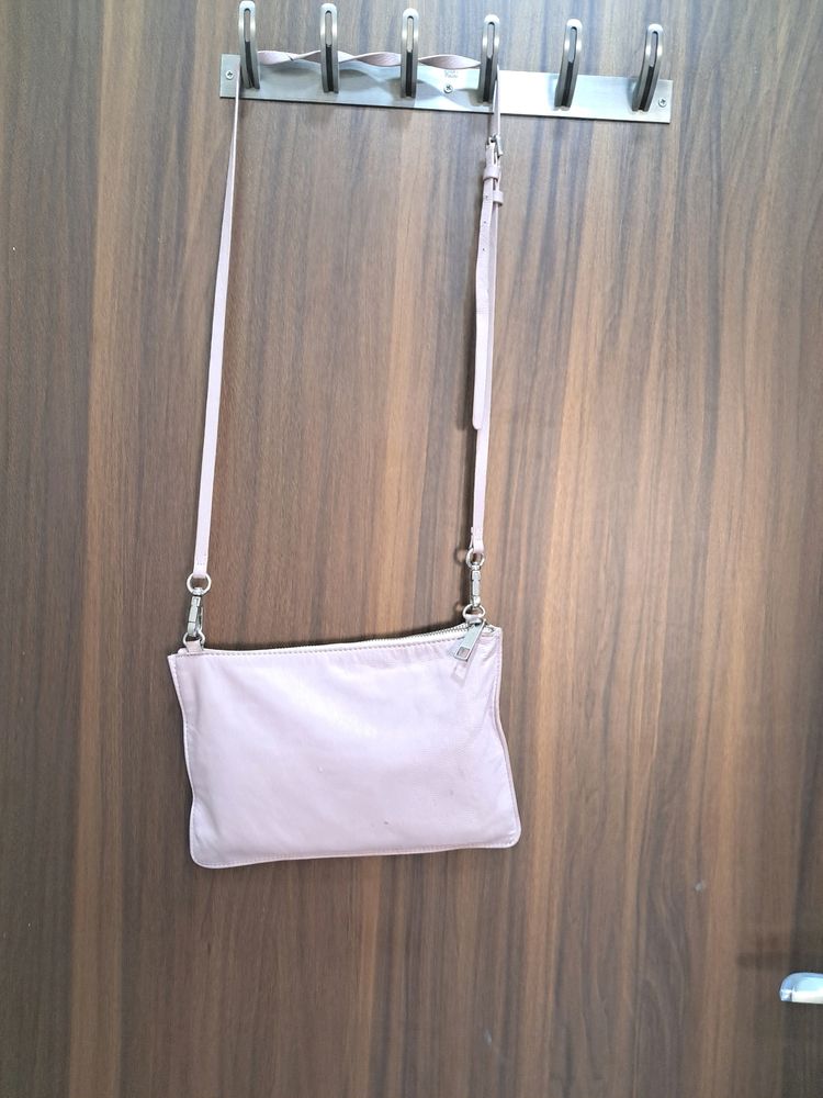 Pale Lavender Color 💜 Sling Bag In Suede Finish