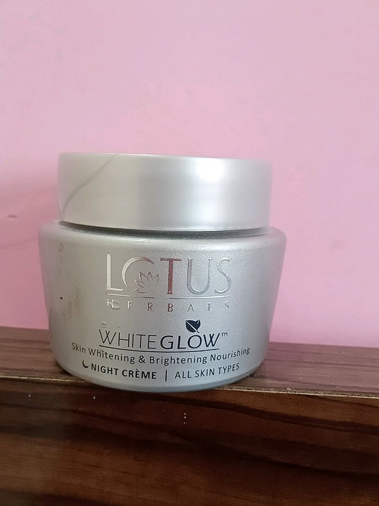 Lotus WhiteGlow Night cream