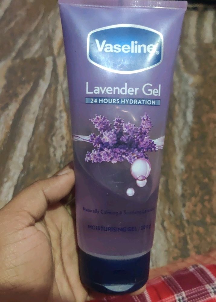 Vaseline Lavender Moisturizing Gel