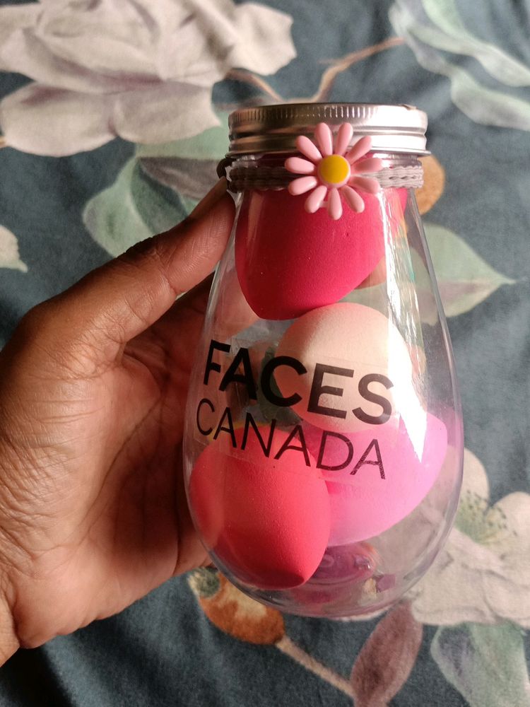 Faces Canada Beauty Blender With Jar