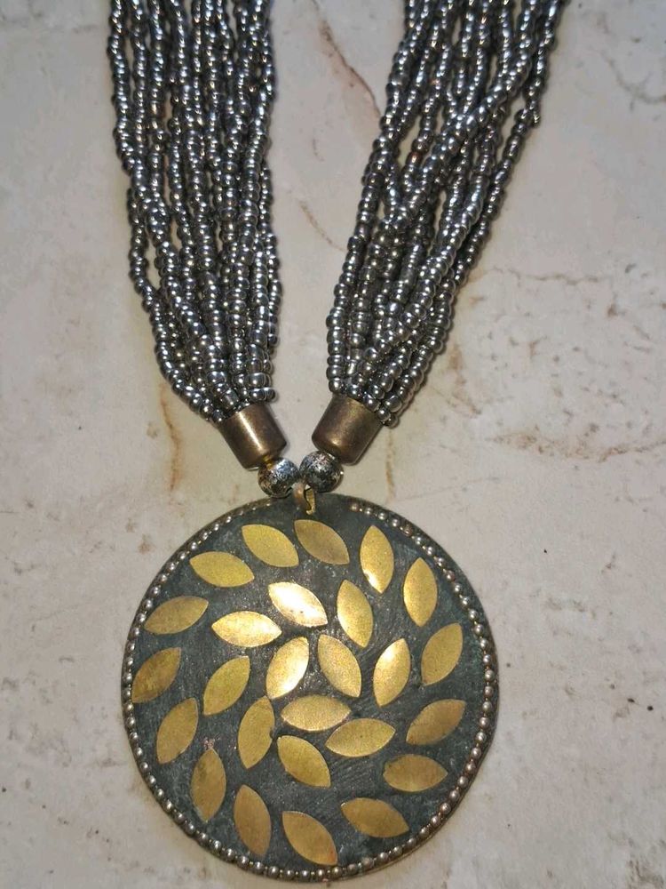 Light Weight Circle Shape Neckpiece