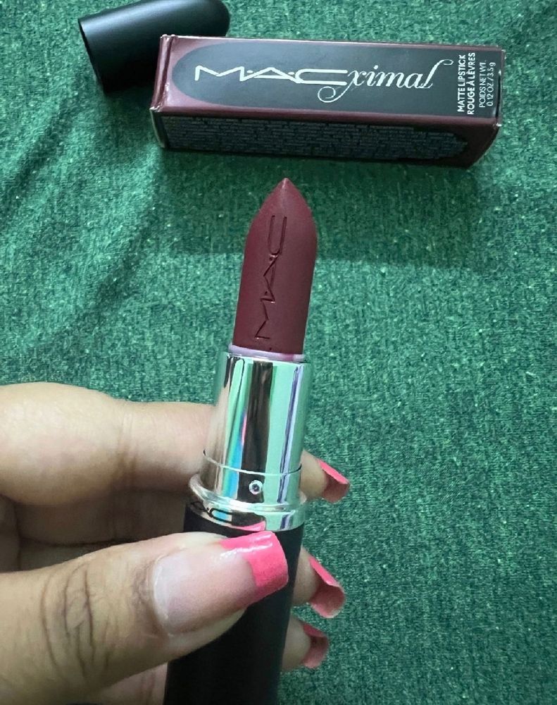 Mac (Maximal) Matte Lipstick  "D FOR DANGER"