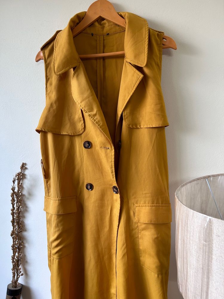 Mustard Trenchcoat