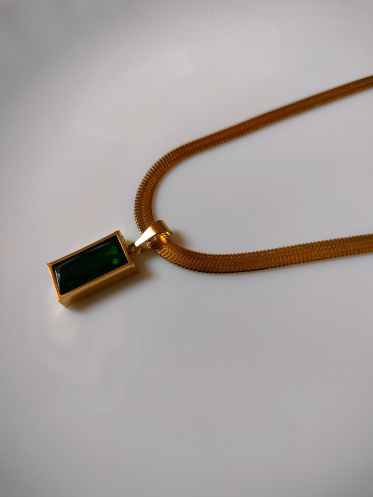 Antitarnish Green Stone Pendant Chain...