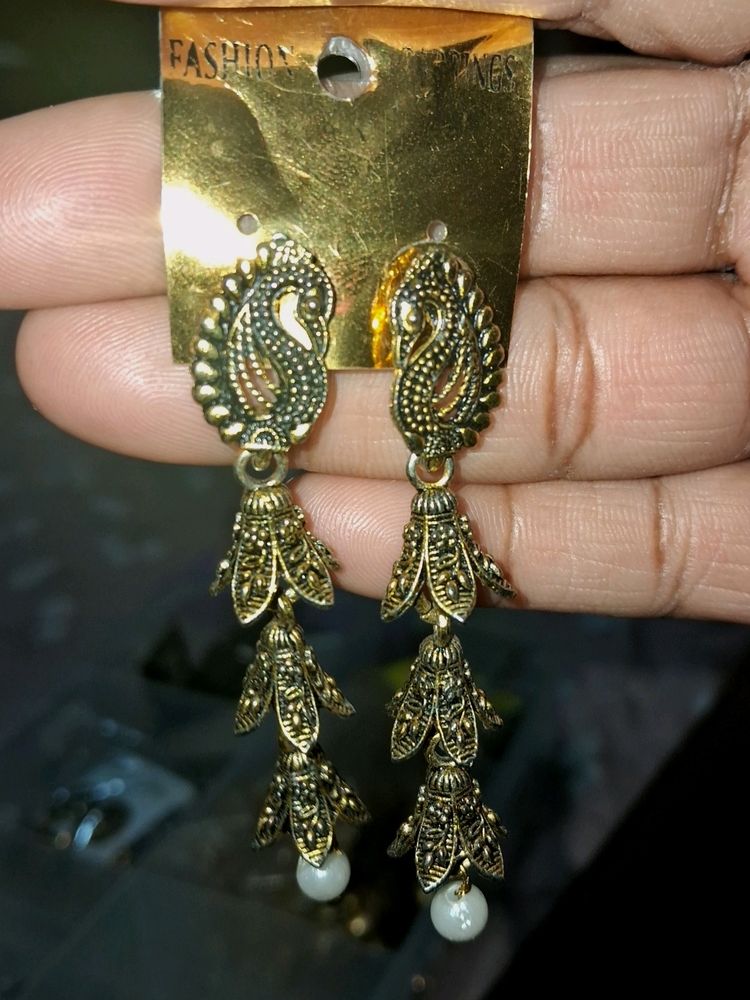 Antique earnings