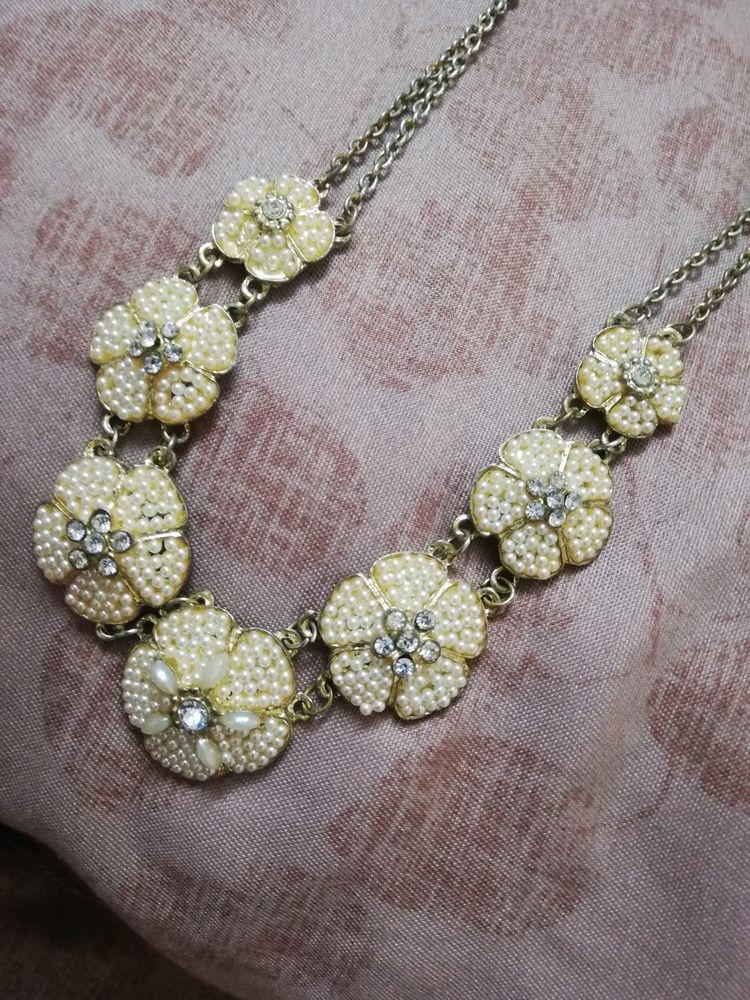 White Pearl Necklace