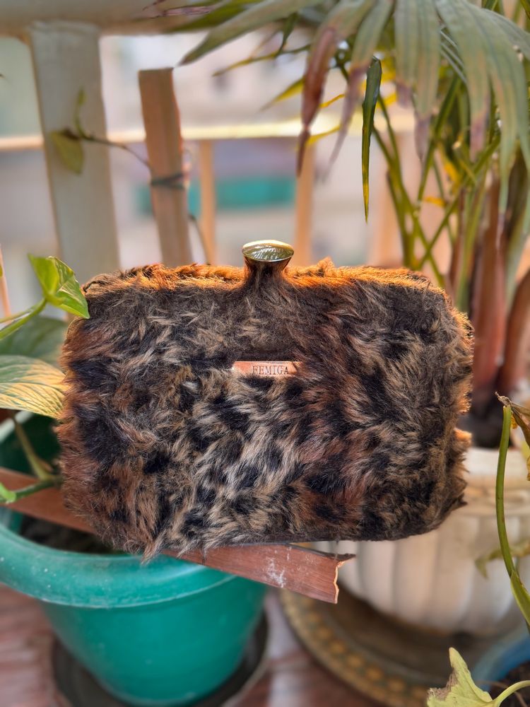 FUR SLING BAG/ CLUTCH