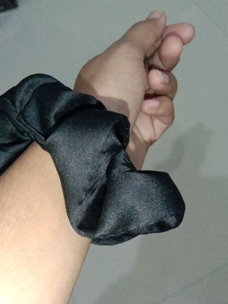 Hair Scrunchie (Black)