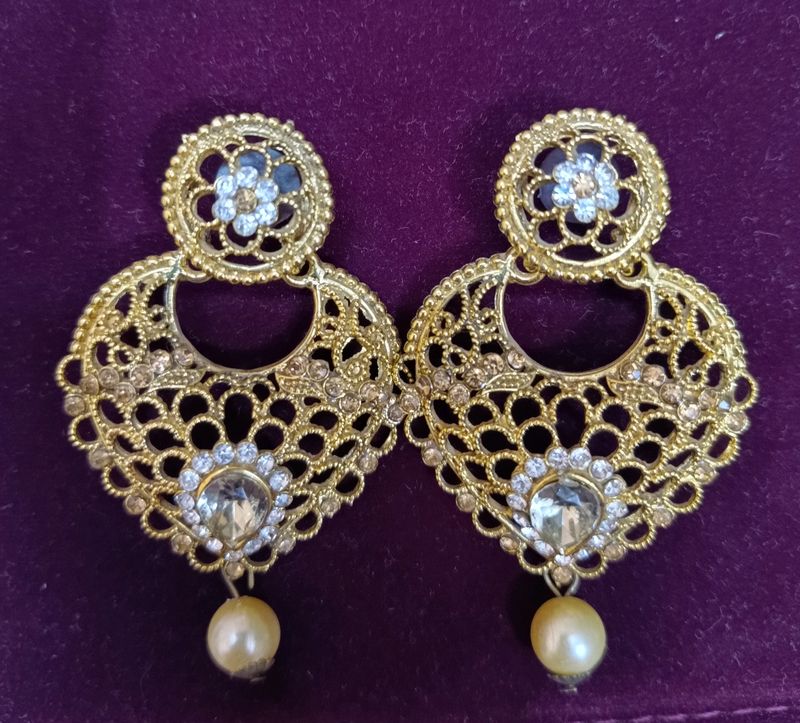 Traditional earrings